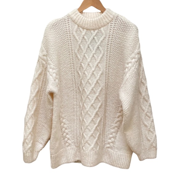 H&M Sweaters - Ivory H&M Soft and Cozy Cable Knit Sweater Size L